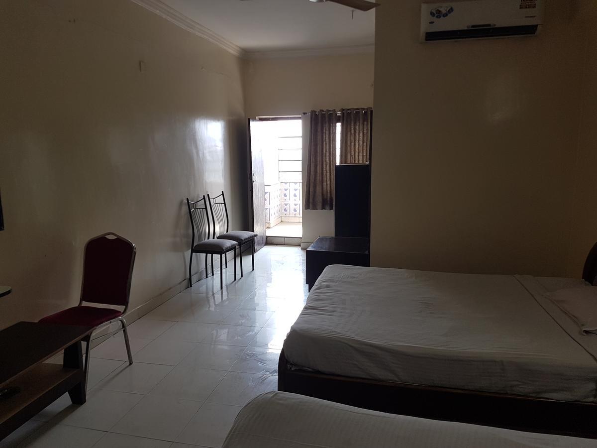 Sahasra Residency Hotel Hyderabad Exterior photo