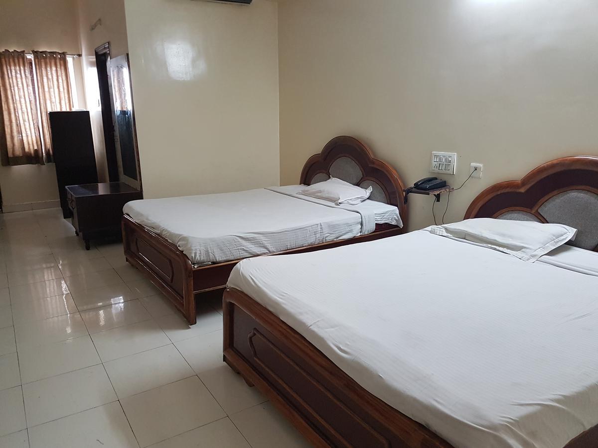 Sahasra Residency Hotel Hyderabad Exterior photo